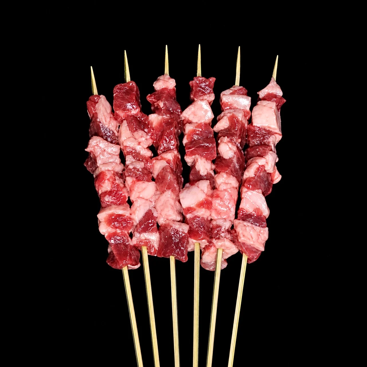 齐齐哈尔爆花牛肉黑底产品图