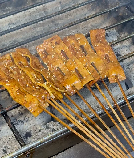 重庆牛皮豆干串 烤制实拍
