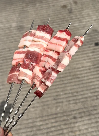 钢签五花肉串 车间实拍